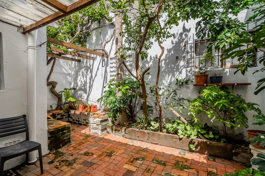 1 Bedroom Property for Sale in Gardens Western Cape